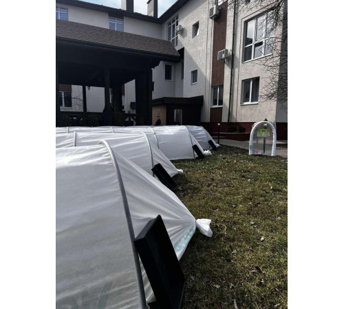 Парник арочний Весна Білий 60 г/м2 10 м Теплиця з дуг і плівки Домашня теплиця для зелені